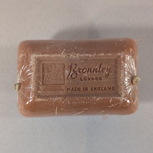 3 Lot Bronnley Bar Soap Country Herb Melissa Basil English Fern England 156g 75g - Picture 3 of 8